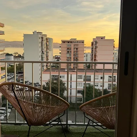 Beautiful With Free Private Parking